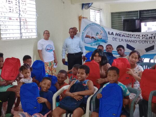 Entrega de Útiles, Escuela Villa Juana
