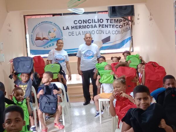 Entrega de Útiles, Tineo